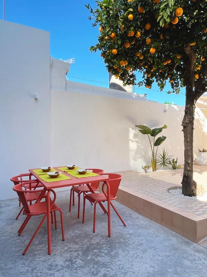 Design & Art, Patio With Orange Tree, Near Seville Carrion de Los Cespedes Eksteriør billede